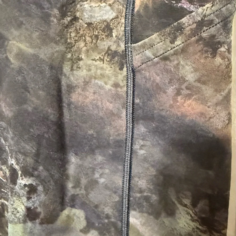 Lululemon leggings - Picture 3 of 5